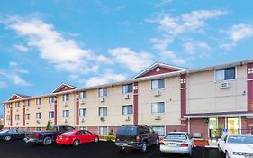 Super 8 By Wyndham Kenosha/Pleasant Prairie